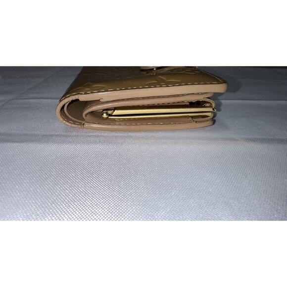 Louis Vuitton Glossy Beige Vernis Porte Monnaie Billets Viennois Kisslock Wallet - Picture 7 of 16